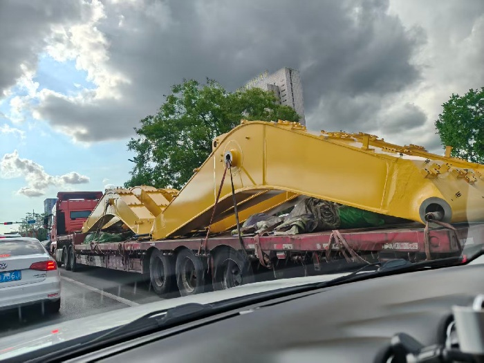 Excavator boom ready to ship to East Africa market